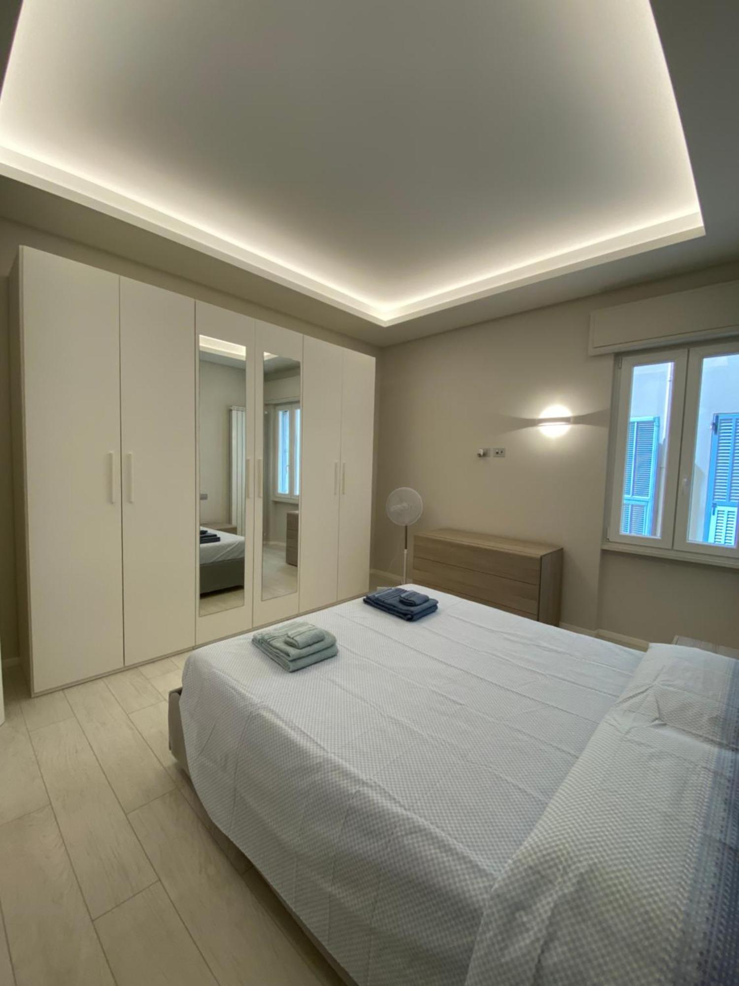 Casa Dante: Oneglia Centro-Marina-Spiagge Apartman Imperia Kültér fotó